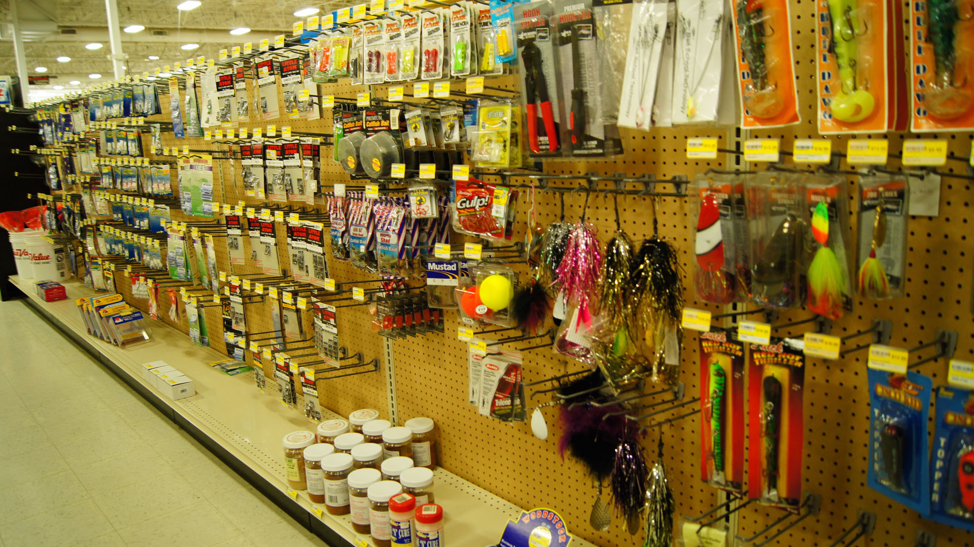 Fishing tackle store hi-res stock photography and images - Alamy
